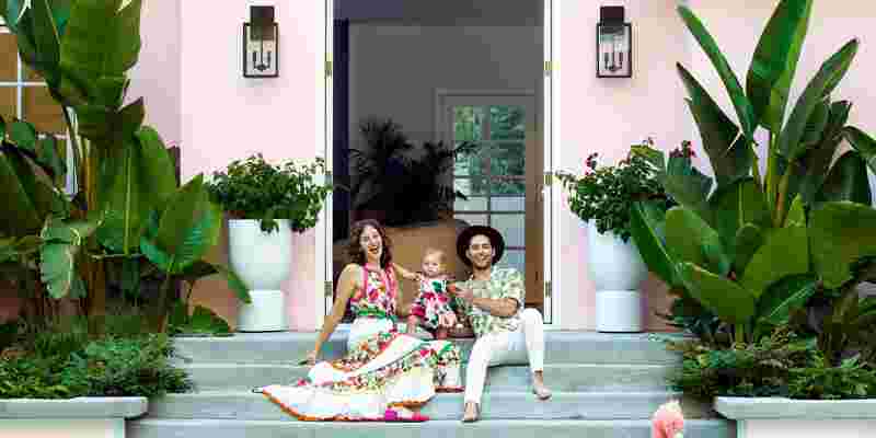 La casa rosa de Amirah Kassem, fundadora de Flour Shop, es tan colorida como sus pasteles