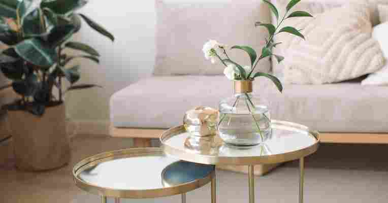 5 ideas para decorar tu mesa de centro y darle estilo a tu sala